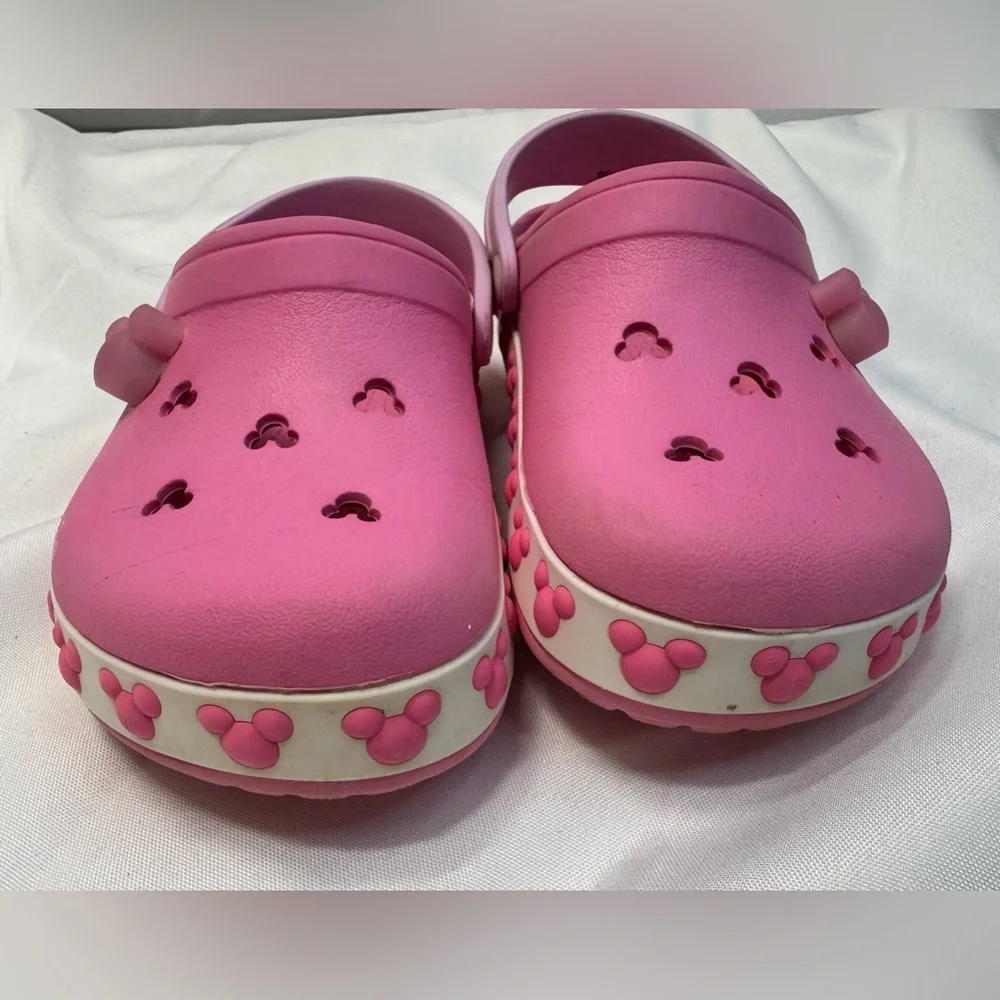 Crocs Minnie Mouse Classic Clog - J1